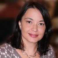 Crina Cojocaru: new director of the master in photonics
